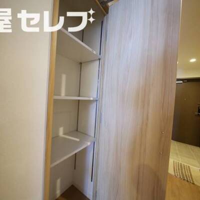 ※モデルルーム（階数によって色合いの相違があります。）