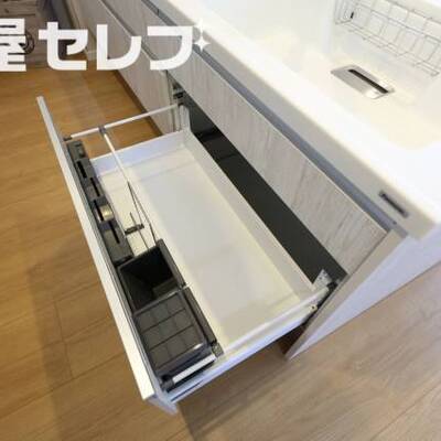 ※モデルルーム（階数によって色合いの相違があります。）