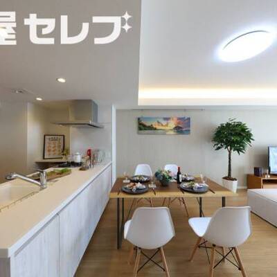 ※モデルルーム（階数によって色合いの相違があります。）