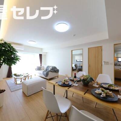 ※モデルルーム（階数によって色合いの相違があります。）