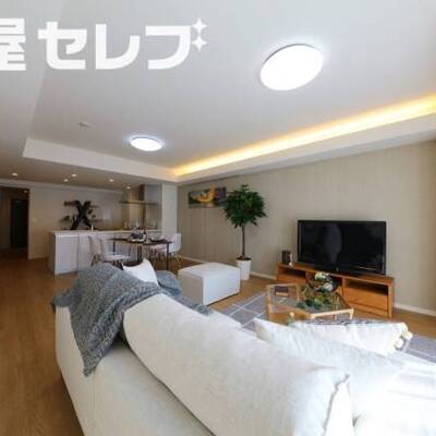 ※モデルルーム（階数によって色合いの相違があります。）