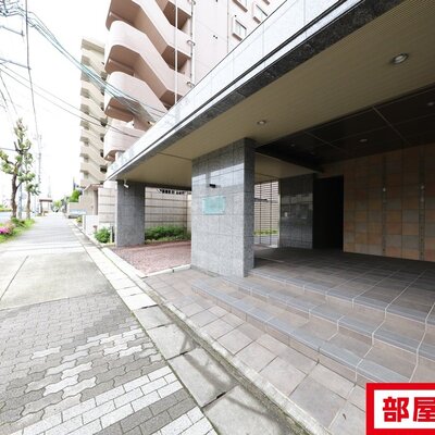 かっこいいエントランス。
