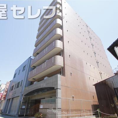 9階建てのマンション。