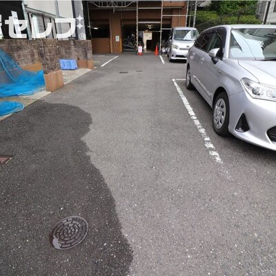エレベーターも２つついてます