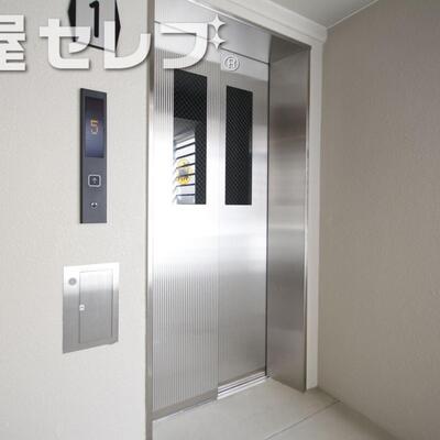 エレベーター。