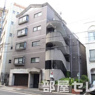 5階建てのマンション。