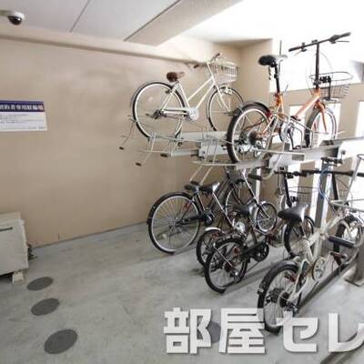 自転車置き場。