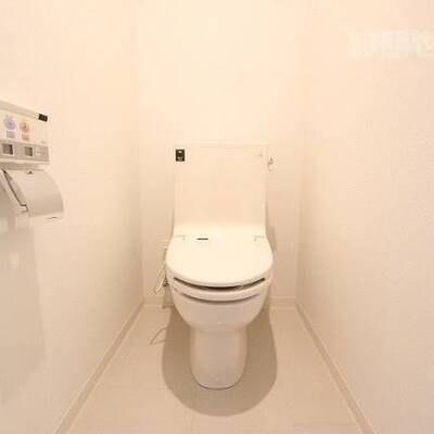 ウォシュレット付いてます。